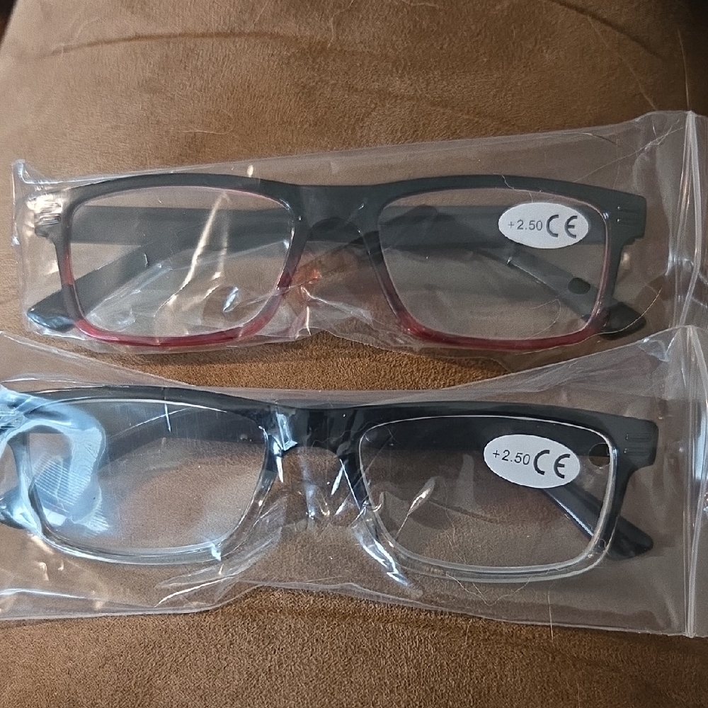 Set Of 2 Square Frame Gradient Colored Readers Strength 2.5